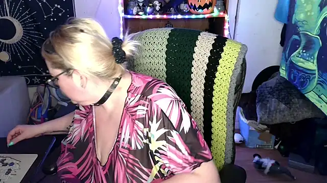 Snapshot of Kinky_Witch chatting on May 28, 2026, 7:00 pm Kinky Witch online show from May 28, 2026, 7:00 pm