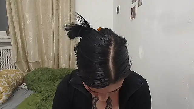 Susie su online show from October 13, 2025, 10:43 pm