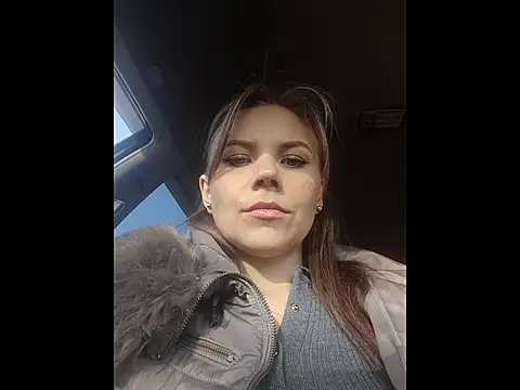 Snapshot of YOURLIKAA chatting on December 3, 2025, 4:42 am YOURLIKAA online show from December 3, 2025, 4:42 am