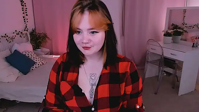 lunaalli online show from September 26, 2025, 4:44 pm