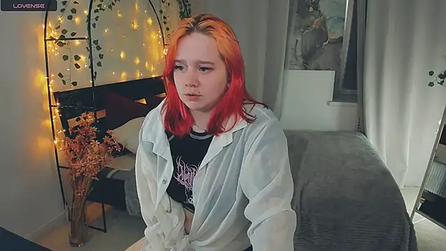 lunaalli online show from April 21, 2026, 12:22 pm