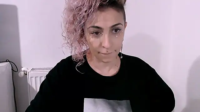 AAARUNY online show from April 16, 2026, 3:46 pm