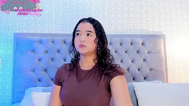 Evaa Lunna  online show from December 13, 2025, 8:14 pm