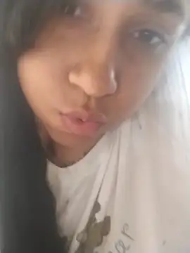 Snapshot of srtsara chatting on May 6, 2026, 10:53 am srtsara online show from May 6, 2026, 10:53 am