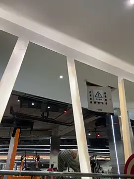 Ninazhang online show from November 19, 2025, 1:38 am