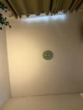 Ninazhang online show from January 9, 2026, 1:19 am