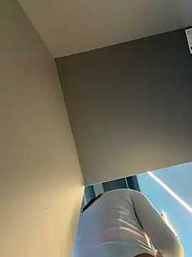 Ninazhang online show from March 20, 2026, 1:32 am