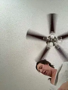 sweetsirenn online show from March 27, 2026, 12:16 pm