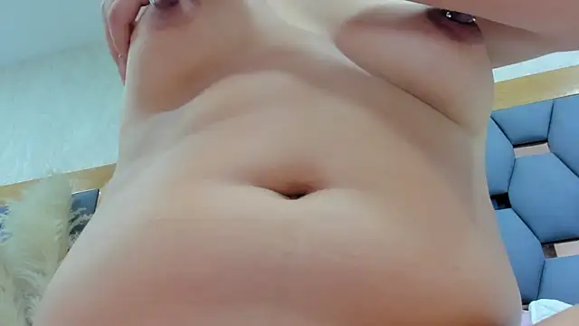 juliette pretty  online show from April 13, 2026, 7:08 pm