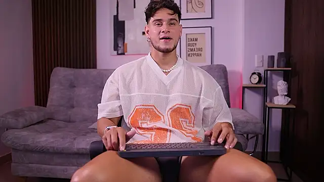 DaviesBrown online show from November 14, 2025, 9:02 pm