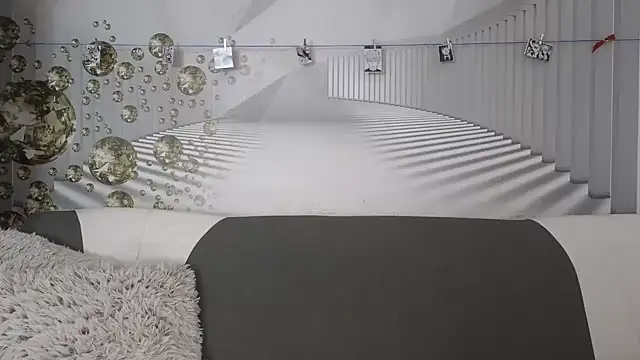 Snapshot of EvoletteLouLou chatting on September 14, 2025, 12:04 pm EvoletteLouLou online show from September 14, 2025, 12:04 pm