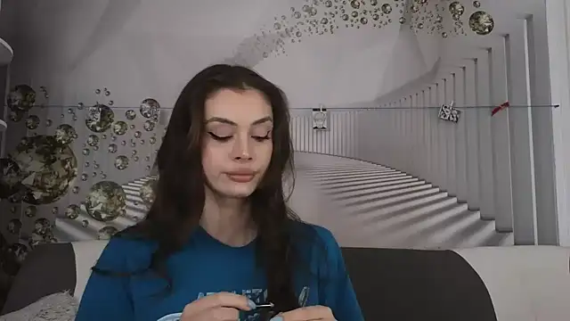 Snapshot of EvoletteLouLou chatting on September 22, 2025, 1:57 pm EvoletteLouLou online show from September 22, 2025, 1:57 pm