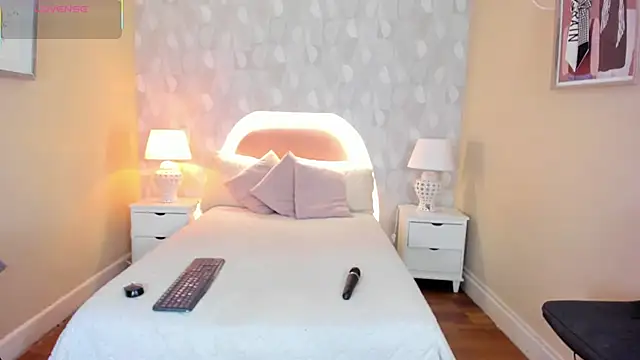 Snapshot of isabella_milf_ chatting on November 19, 2025, 7:03 pm isabella milf online show from November 19, 2025, 7:03 pm