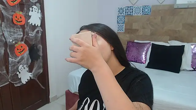 Snapshot of ScarletLevis chatting on October 18, 2025, 10:16 am ScarletLevis online show from October 18, 2025, 10:16 am