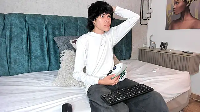 Diamond twink online show from June 23, 2026, 1:53 pm