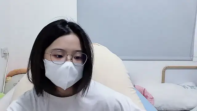 Snapshot of LHeart chatting on June 6, 2026, 2:11 pm LHeart online show from June 6, 2026, 2:11 pm