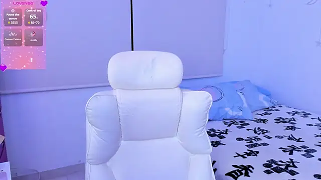 Lilith Raven  online show from December 14, 2025, 3:01 am