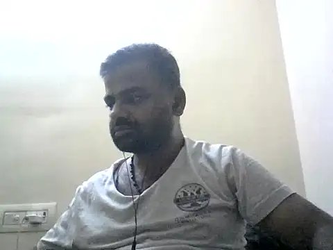 sree4143 online show from September 9, 2025, 5:01 pm