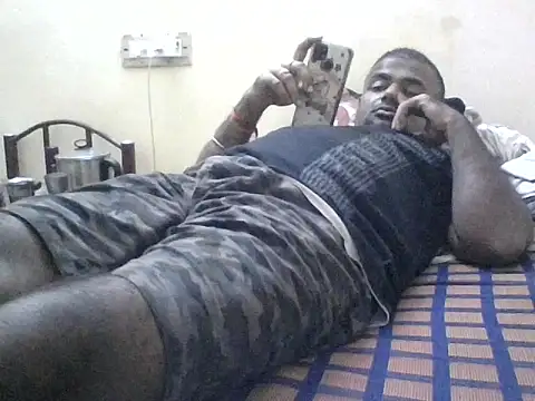 sree4143 online show from November 27, 2025, 4:31 pm