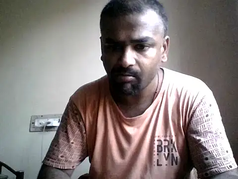 sree4143 online show from December 3, 2025, 10:02 am