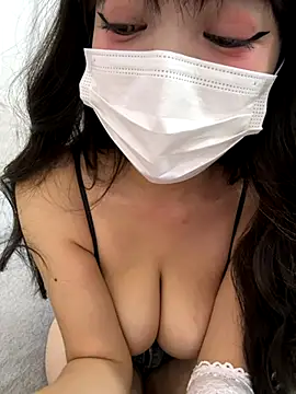 cute-yay online show from November 28, 2025, 3:42 am