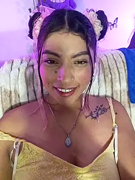 Snapshot of Fox_Roxxan chatting on June 28, 2026, 2:17 am Fox Roxxan online show from June 28, 2026, 2:17 am