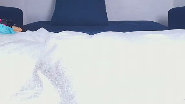 couplelove543 online show from September 26, 2025, 1:04 pm