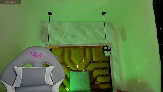 Snapshot of Luciifeer_ chatting on October 25, 2025, 6:57 pm Luciifeer online show from October 25, 2025, 6:57 pm