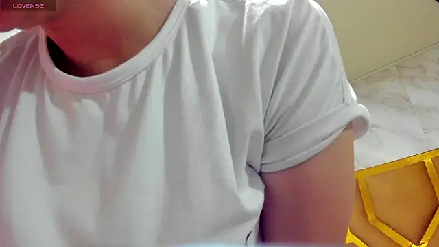 Snapshot of Luciifeer_ chatting on October 26, 2025, 6:36 pm Luciifeer online show from October 26, 2025, 6:36 pm