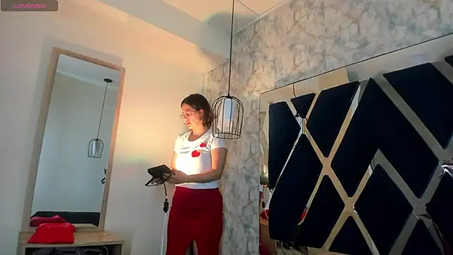 Snapshot of Luciifeer_ chatting on November 15, 2025, 6:26 pm Luciifeer online show from November 15, 2025, 6:26 pm