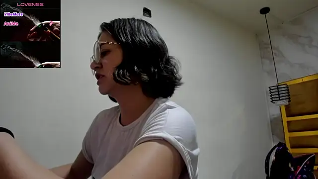 Snapshot of Luciifeer_ chatting on December 14, 2025, 5:07 pm Luciifeer online show from December 14, 2025, 5:07 pm