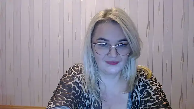 Snapshot of EleanoraDream chatting on November 20, 2025, 1:55 pm EleanoraDream online show from November 20, 2025, 1:55 pm