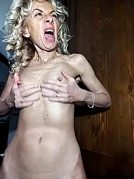 clarabell4 online show from December 2, 2025, 6:41 am