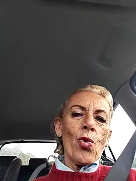 clarabell4 online show from December 4, 2025, 7:50 am