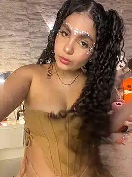 Snapshot of Yassy_vazquez chatting on October 11, 2025, 7:34 pm Yassy vazquez online show from October 11, 2025, 7:34 pm