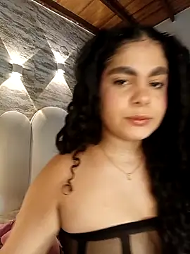 Yassy vazquez online show from March 5, 2026, 6:37 pm