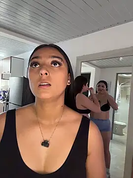 nicolexxaleja online show from March 3, 2026, 9:42 pm