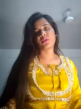 cute radhikaa online show from April 17, 2026, 8:12 pm