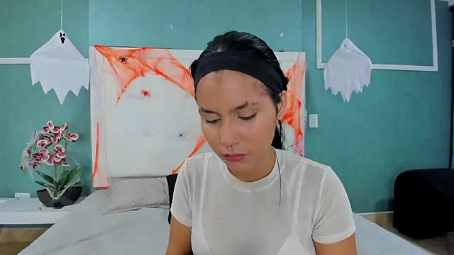 ania gomez online show from November 1, 2025, 9:17 pm