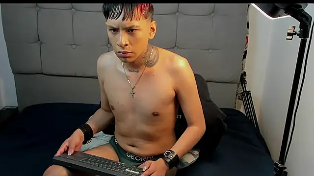 jake hott1 online show from November 25, 2025, 3:12 pm