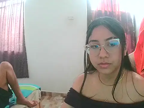 honeysweet111 online show from September 26, 2025, 8:46 pm