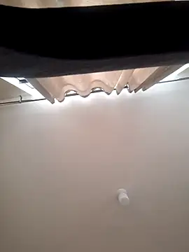 honeysweet111 online show from April 17, 2026, 10:24 pm