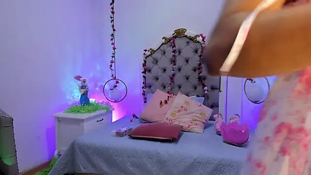 Snapshot of Yourwishisme_val chatting on March 28, 2026, 7:57 pm Yourwishisme val online show from March 28, 2026, 7:57 pm