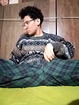 LecheDeSoya666 online show from September 14, 2025, 3:16 am