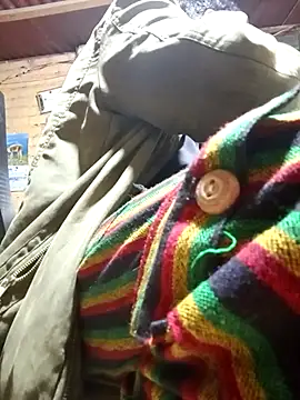 LecheDeSoya666 online show from October 2, 2025, 3:13 am