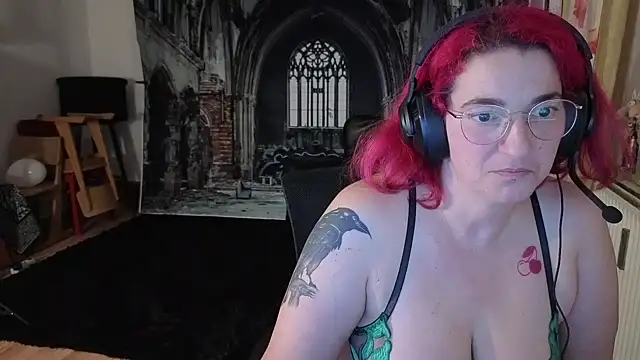 Snapshot of Einfach_Dani_offi chatting on October 30, 2025, 9:04 pm Einfach Dani offi online show from October 30, 2025, 9:04 pm