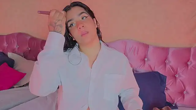 Snapshot of KARINAJTORRES chatting on November 26, 2025, 9:38 pm KARINAJTORRES online show from November 26, 2025, 9:38 pm