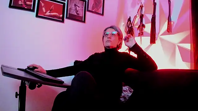 MistressNyx cg online show from October 15, 2025, 2:28 pm