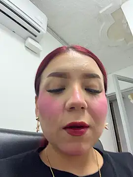 Snapshot of Mia_Juicyberry chatting on January 11, 2026, 12:26 am Mia Juicyberry online show from January 11, 2026, 12:26 am