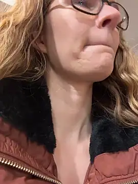 Bikergirl 97 online show from December 4, 2025, 2:04 pm